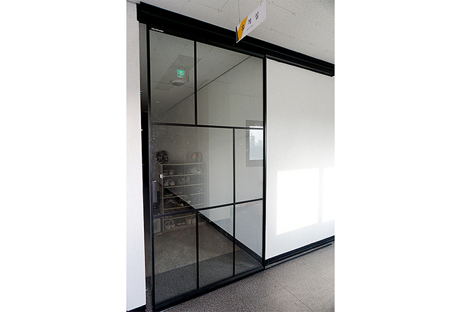 Sliding Door Image6